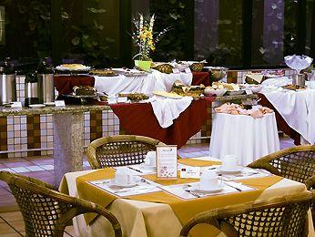 Mercure Apartments Blumenau - Accor Ресторан фото